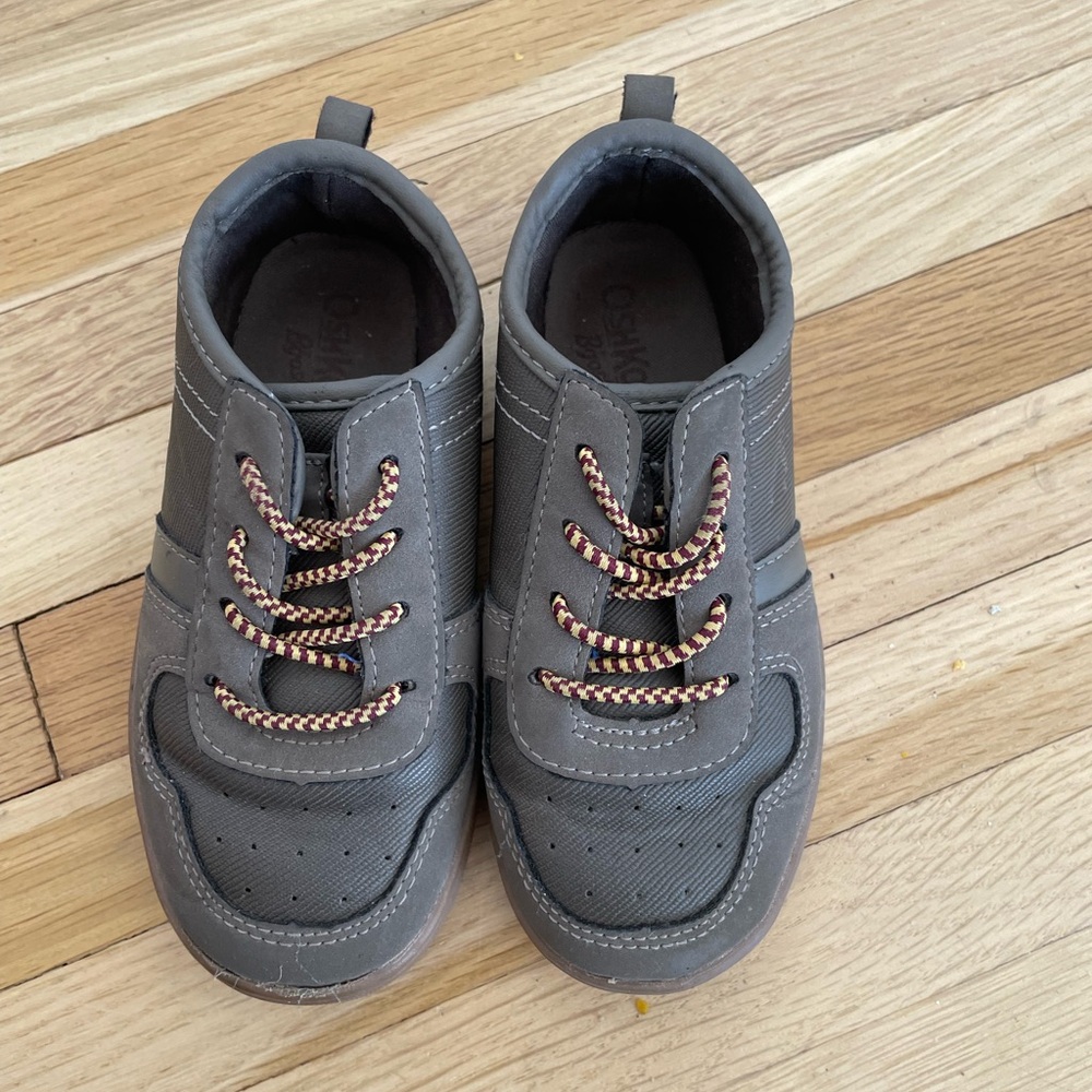 OshKosh B'gosh Gray Sneakers with Patterned Laces